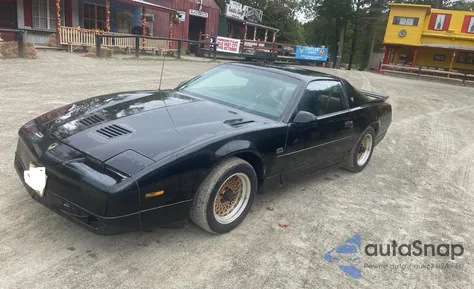 1988 Pontiac Firebird Trans Am z USA, uszkodzony, nr VIN 1G2FW218XJL246566